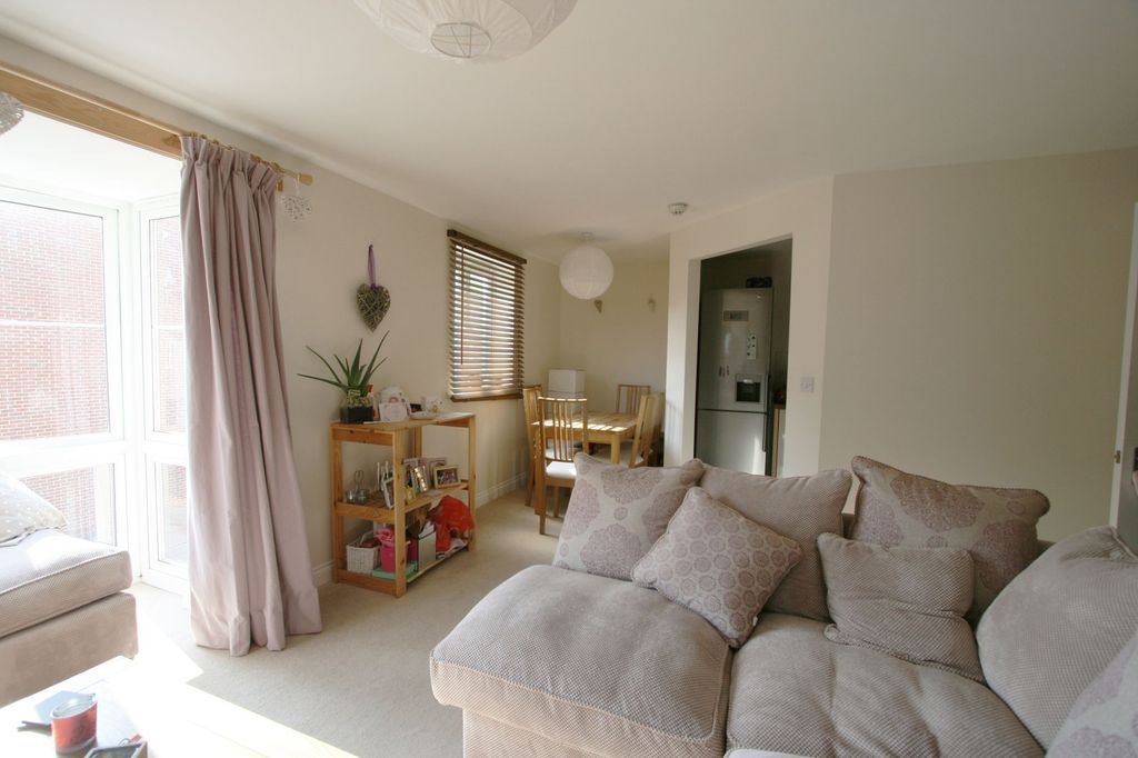 Property photo 3 of 6