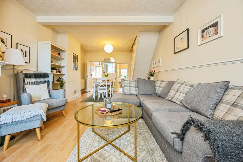 Property photo 3 of 20 Pbox-Img.Jpg