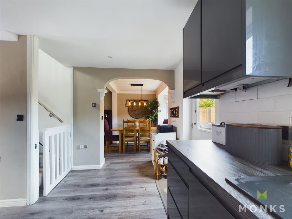 Property photo 2 of 16 Cam01348G0-Pr0491-Still005.Jpg