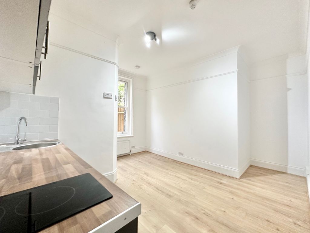 Property photo 2 of 6 Gallery