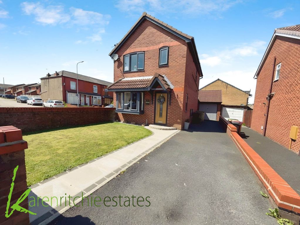 Property photo 1 of 18
