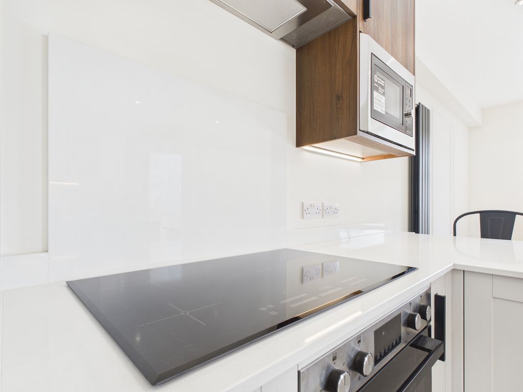 Property photo 3 of 7 Communal Wide Hob