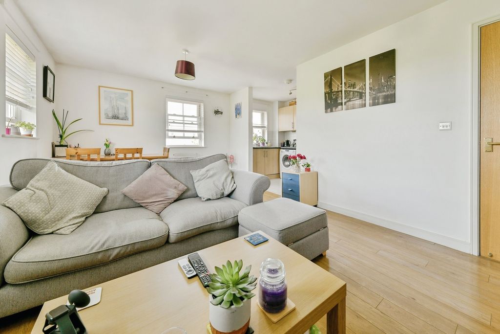 Property photo 3 of 17 Pbox-Img.Jpg