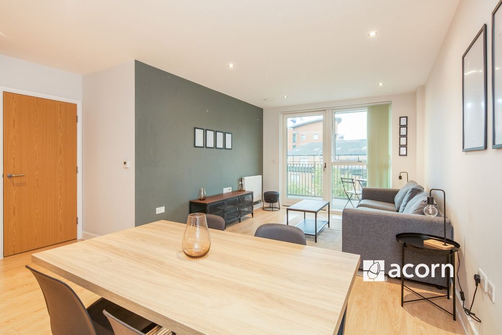 Property photo 3 of 10 Reception