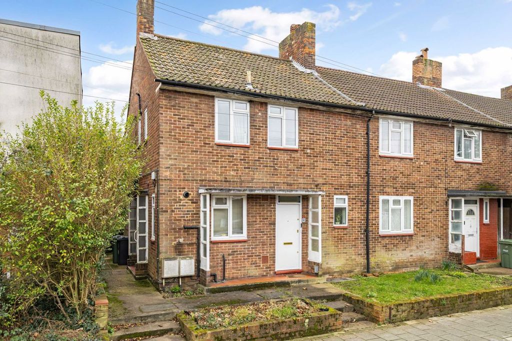 Property photo 1 of 5