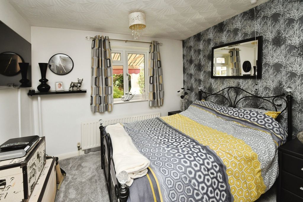 Property photo 3 of 22