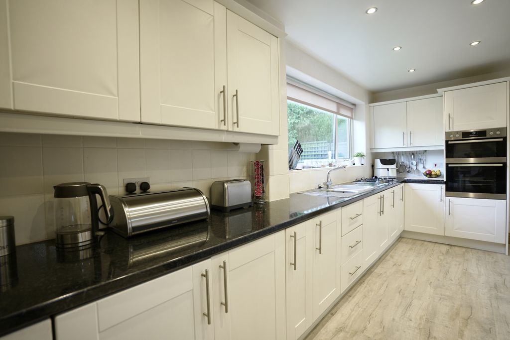 Property photo 2 of 16 Gallery