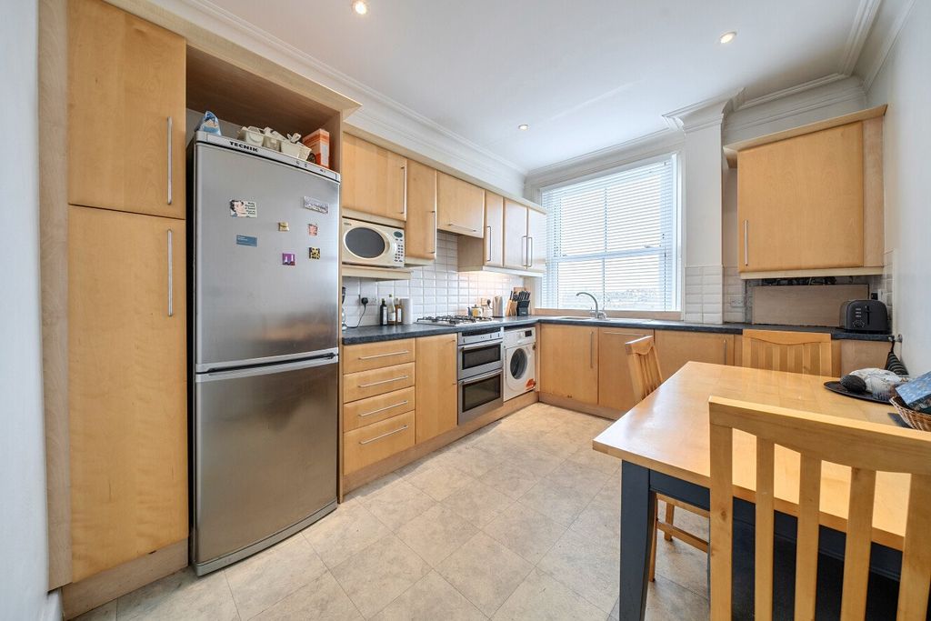 Property photo 3 of 15 Picture No. 10