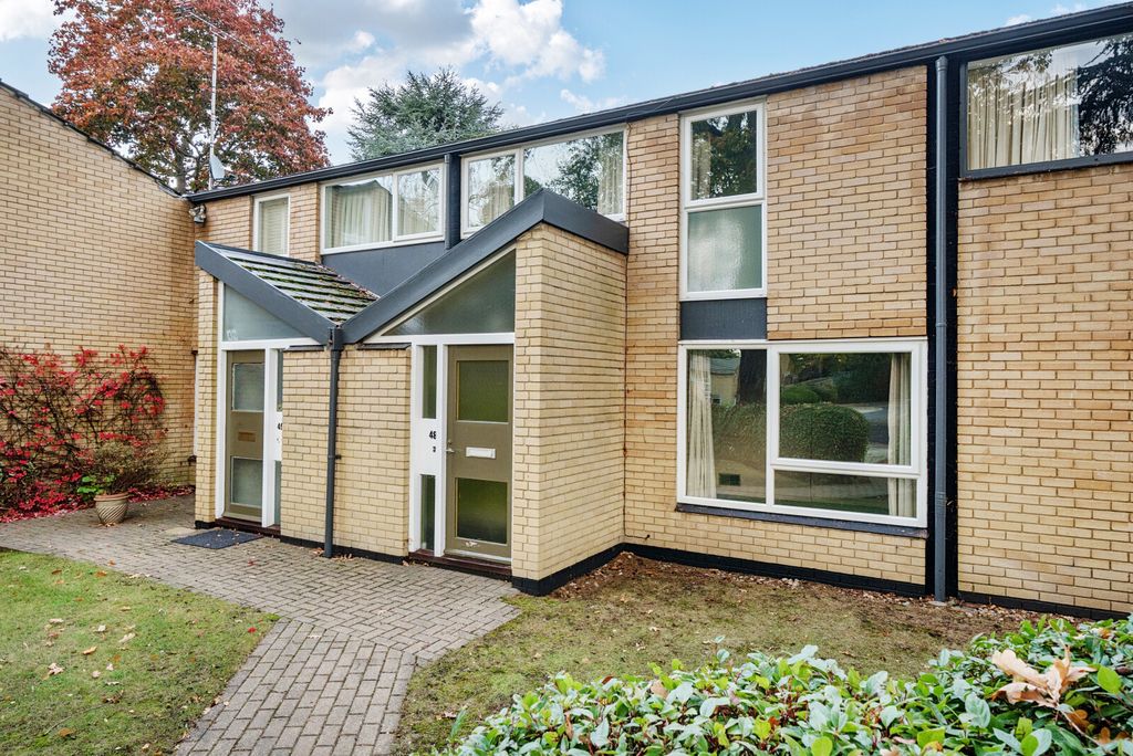 Property photo 1 of 15 1375027-1-69038Db...