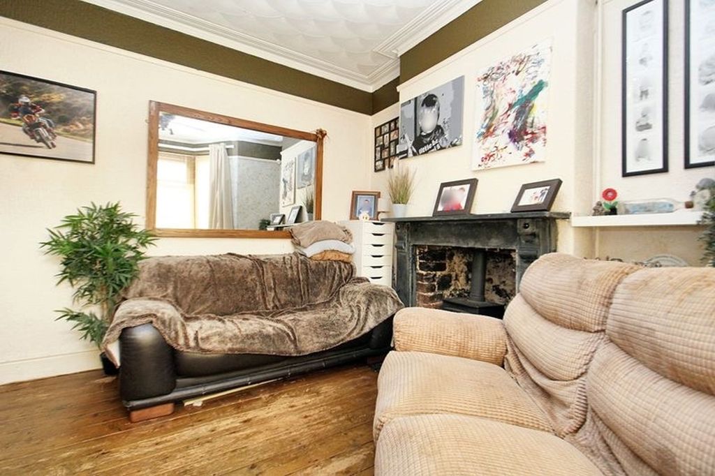 Property photo 3 of 18