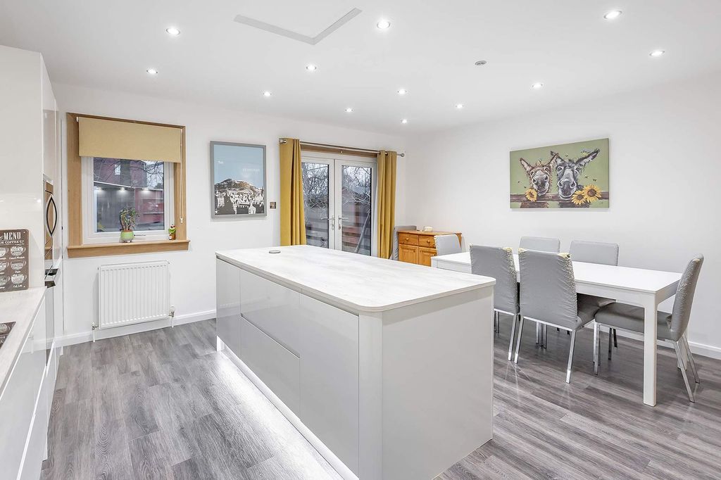 Property photo 2 of 23 Kitchen/Diner