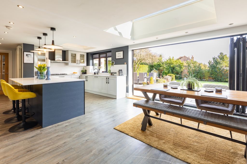 Property photo 2 of 40 Kitchen Dining Area