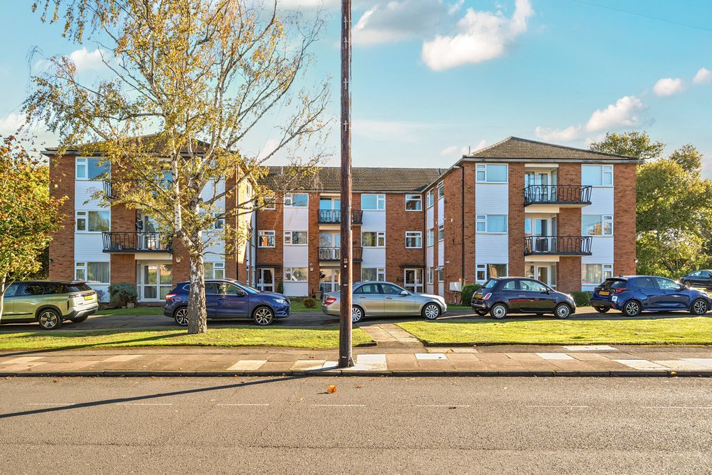 Property photo 2 of 20 1372271-15-68Fb56...