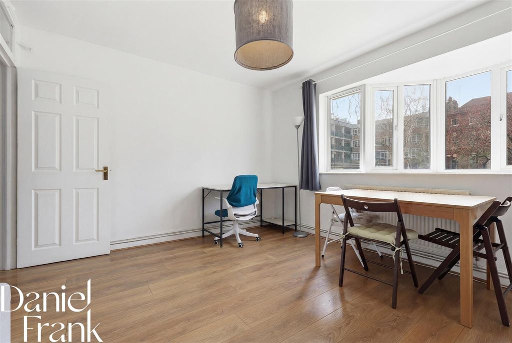 Property photo 3 of 11