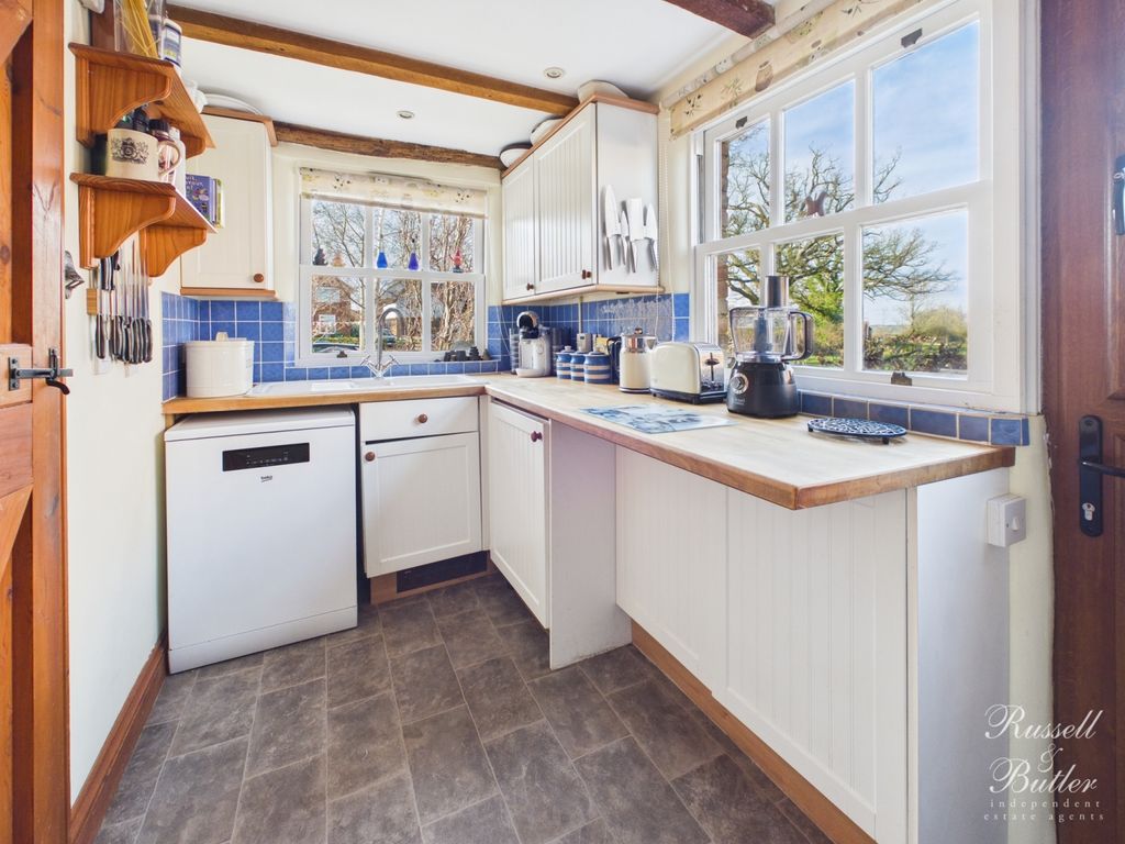 Property photo 3 of 16 Cam01995G0-Pr0412-Still001