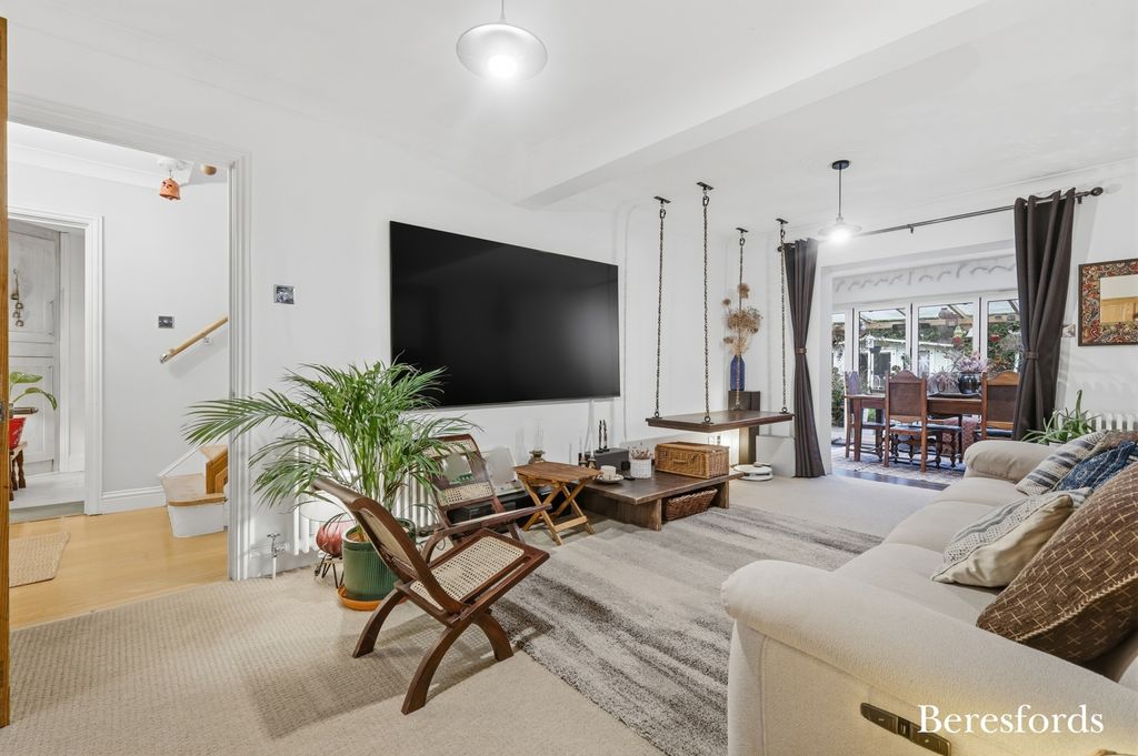 Property photo 2 of 29 Picture No. 02