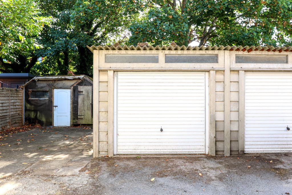 Property photo 3 of 13 333A2958