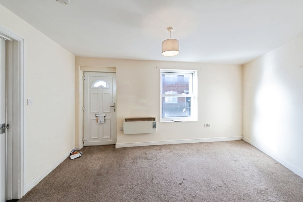 Property photo 3 of 8 Pbox-Img.Jpg