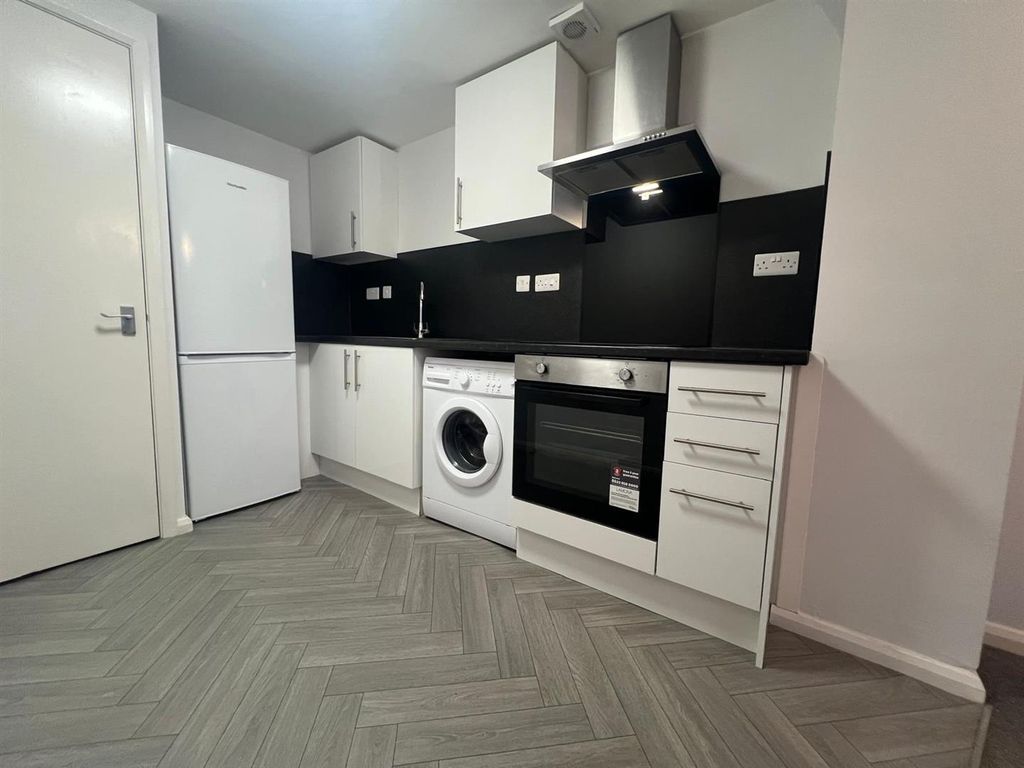 Property photo 2 of 6 Kitchen.Jpg