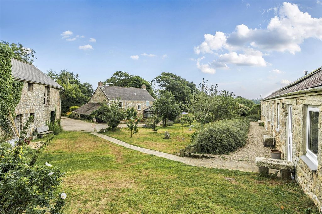 Property photo 1 of 32