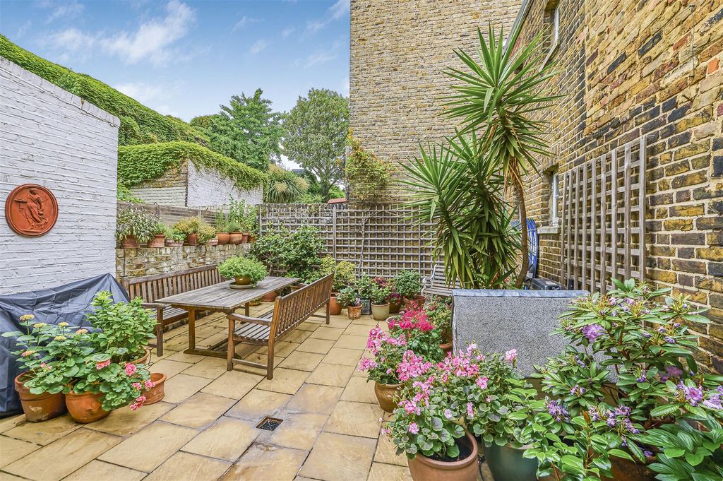 Property photo 2 of 15 Aspire_-_Swift_Street__London_Sw6_5Ag__UK_11.Jpg