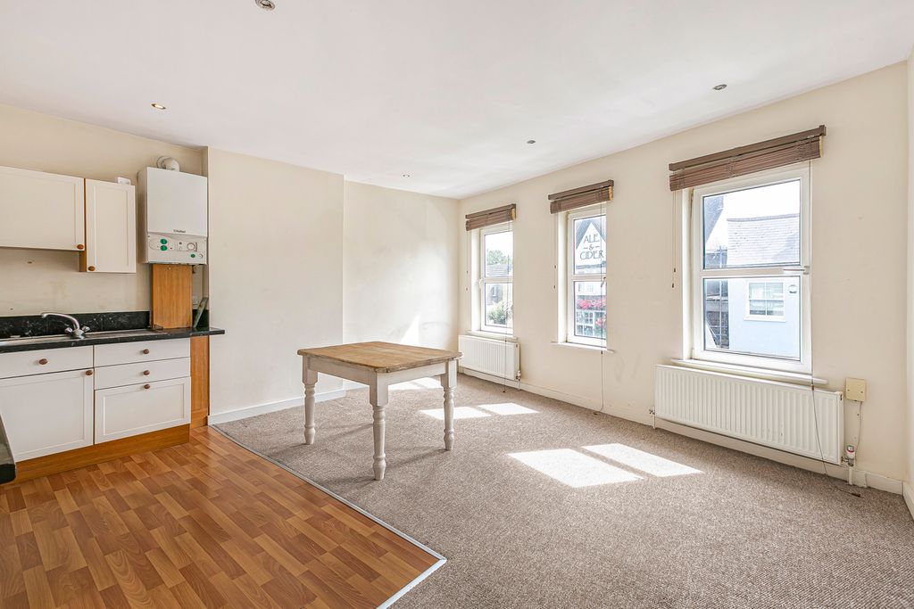 Property photo 2 of 12 Reception/Kitchen
