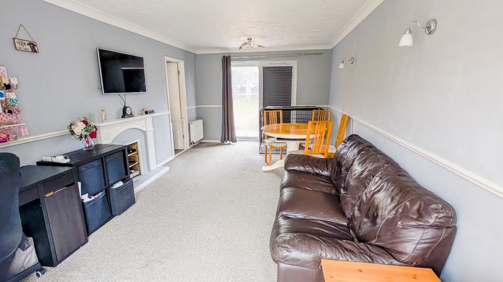 Property photo 3 of 16 Lounge 1.1