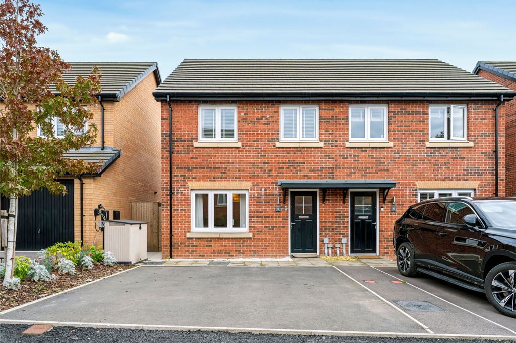 Property photo 1 of 32