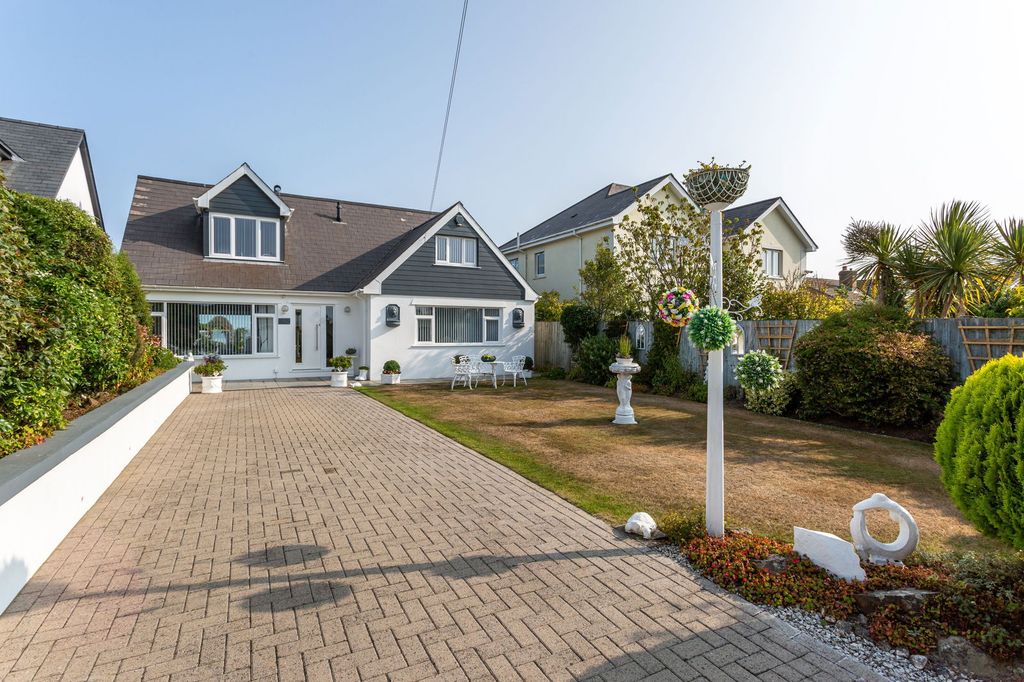 Property photo 1 of 63