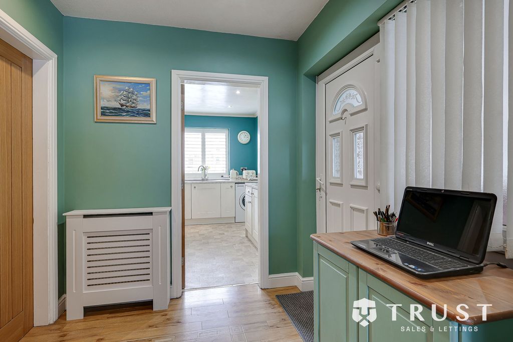 Property photo 3 of 34