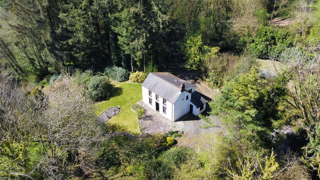 Property photo 2 of 53