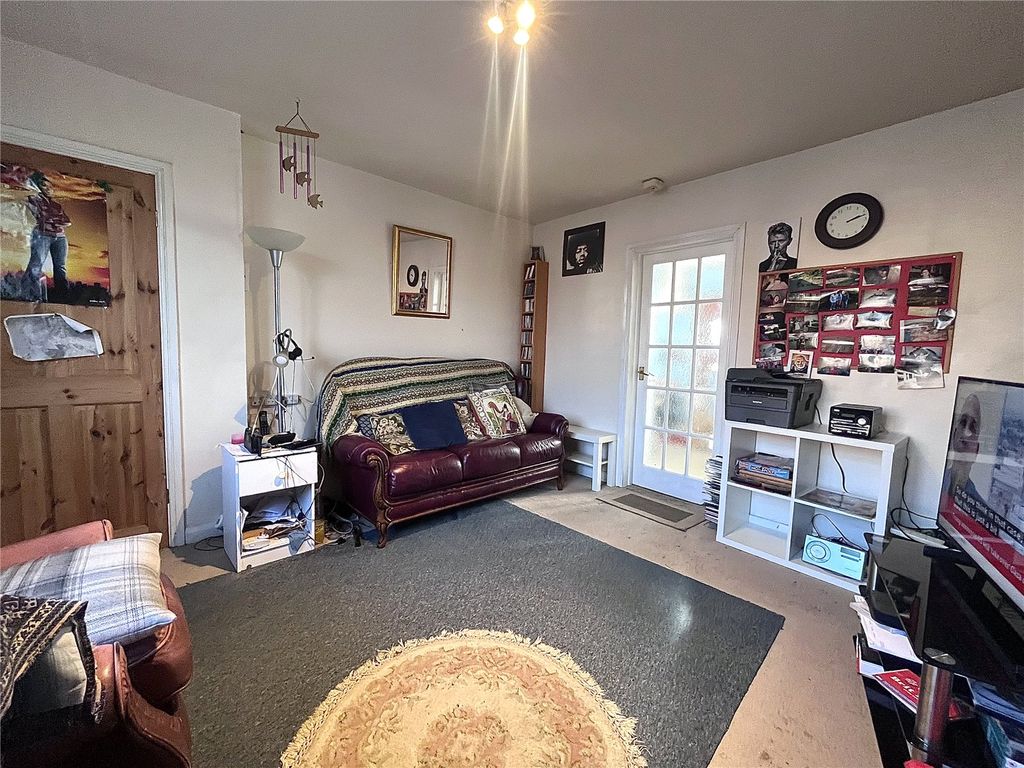 Property photo 3 of 14 Picture No. 12