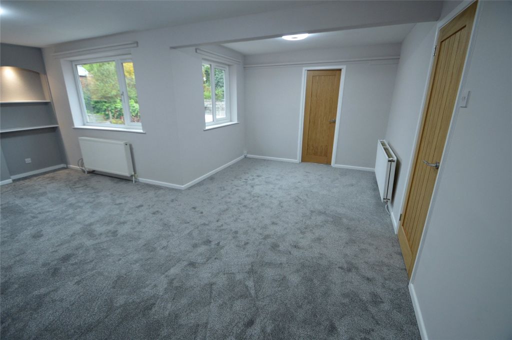 Property photo 2 of 9 Picture No. 08