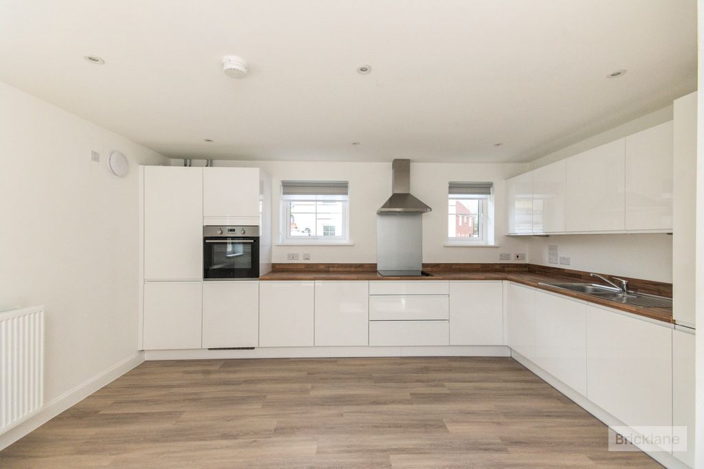 Property photo 2 of 14 Kitchen