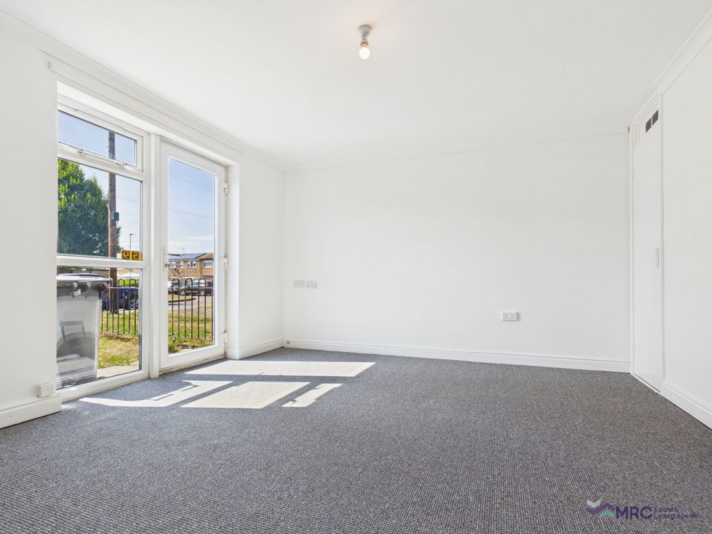 Property photo 2 of 15 Cam04739G0-Pr0290-Still001