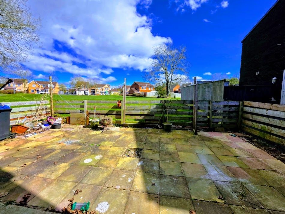 Property photo 1 of 8 Garden