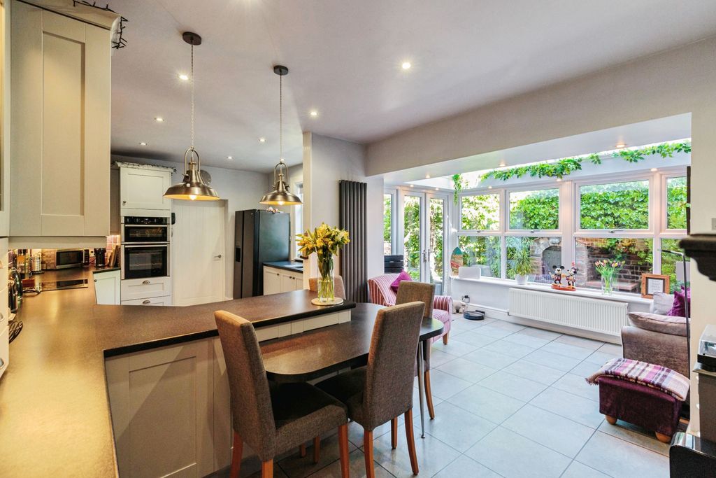 Property photo 3 of 15 Kitchen/Garden Room