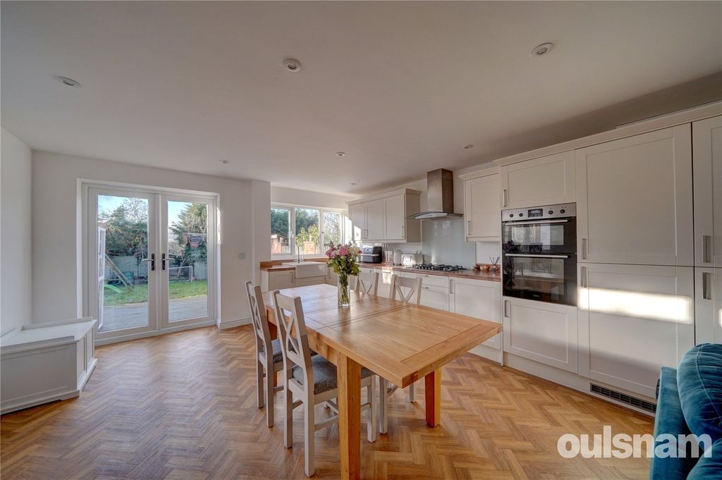 Property photo 3 of 22 Picture No. 32