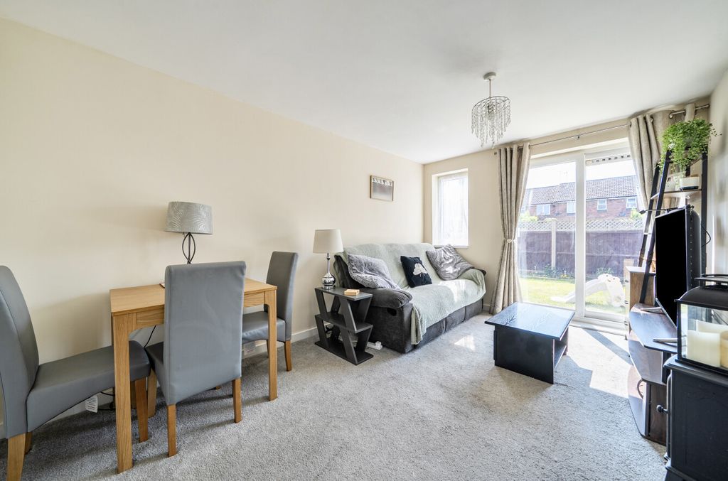Property photo 3 of 8 1447957-12-69Ef6c...