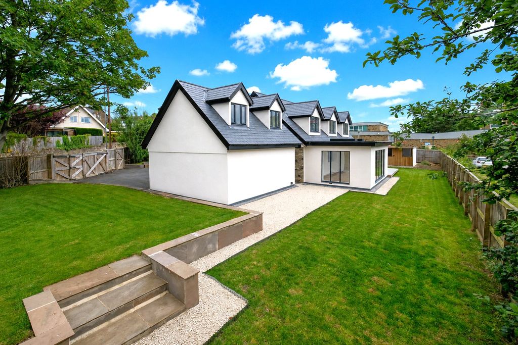 Property photo 1 of 59 Picture No. 82