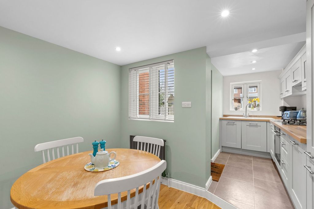 Property photo 3 of 9