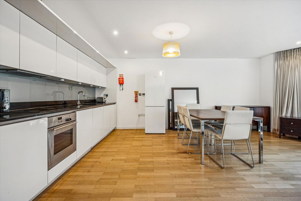 Property photo 3 of 16 Image