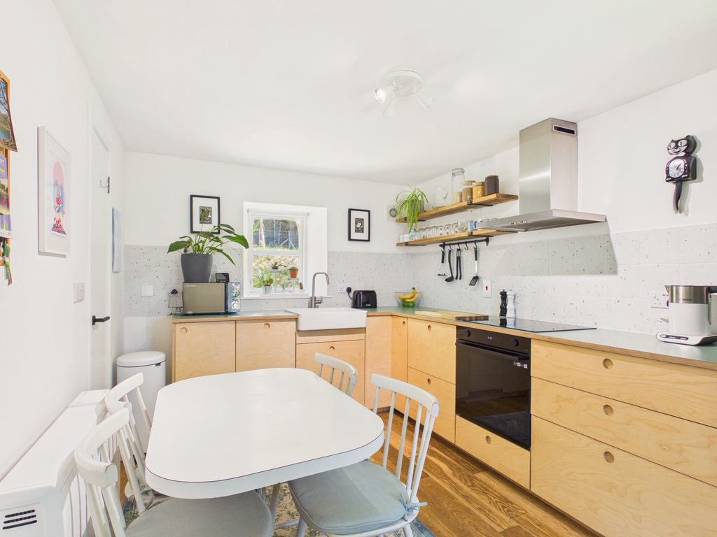 Property photo 3 of 49