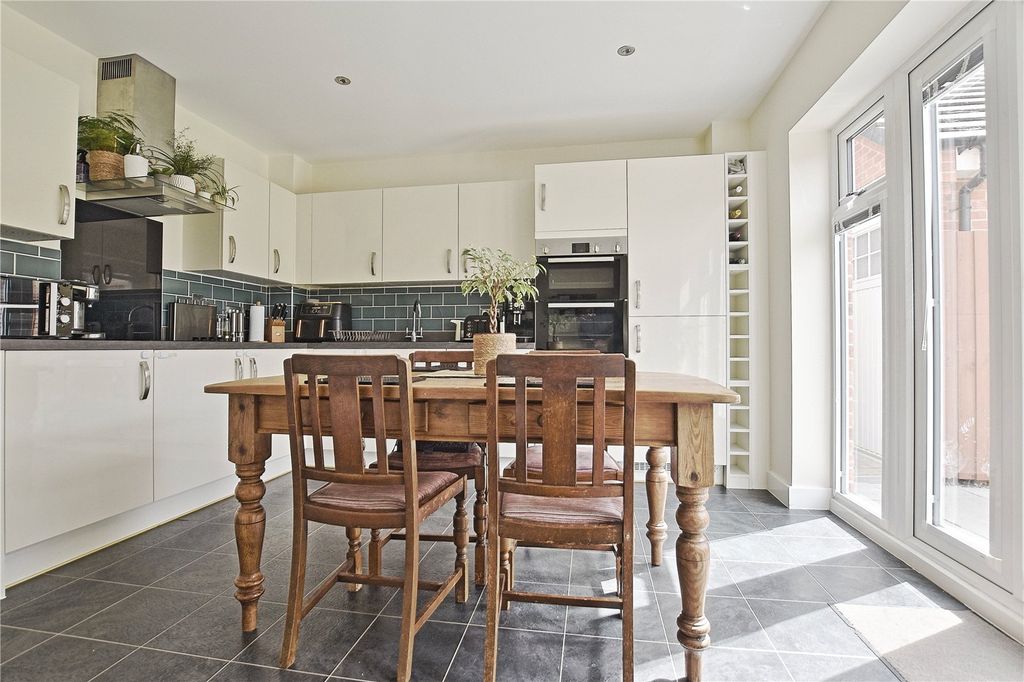 Property photo 2 of 16 Picture No. 02