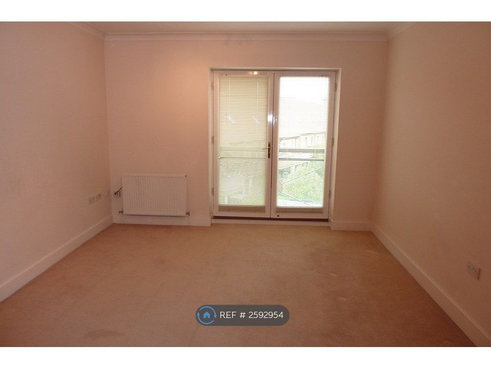 Property photo 3 of 7 Living Room