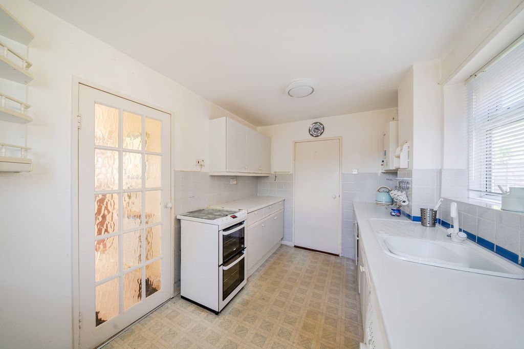 Property photo 3 of 24