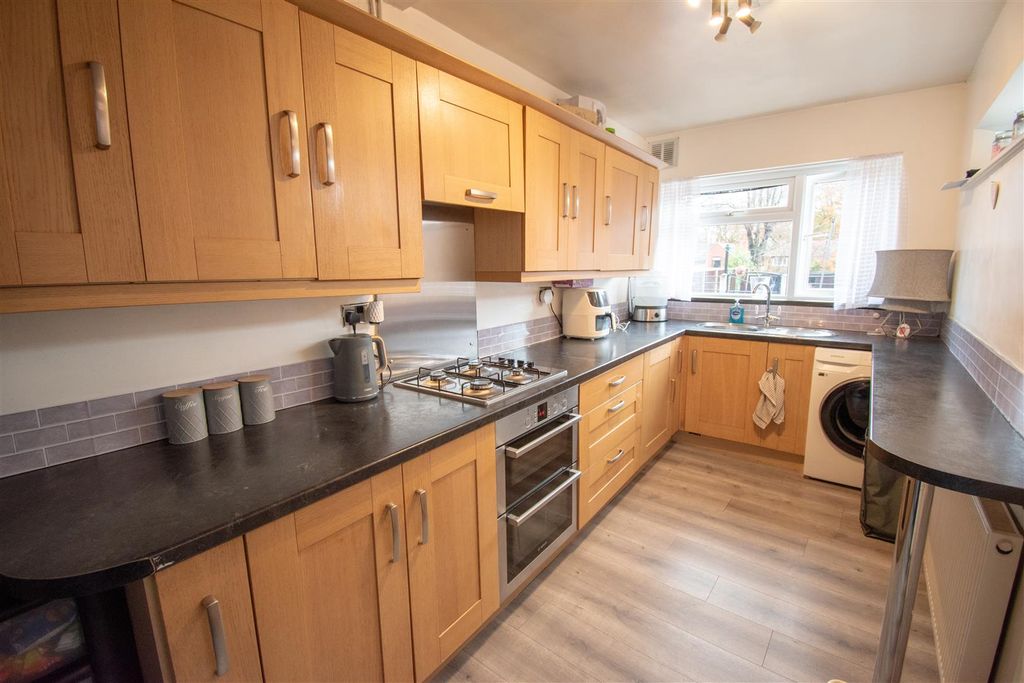 Property photo 2 of 10 Photo 10-11-2025, 11 51 34.Jpg