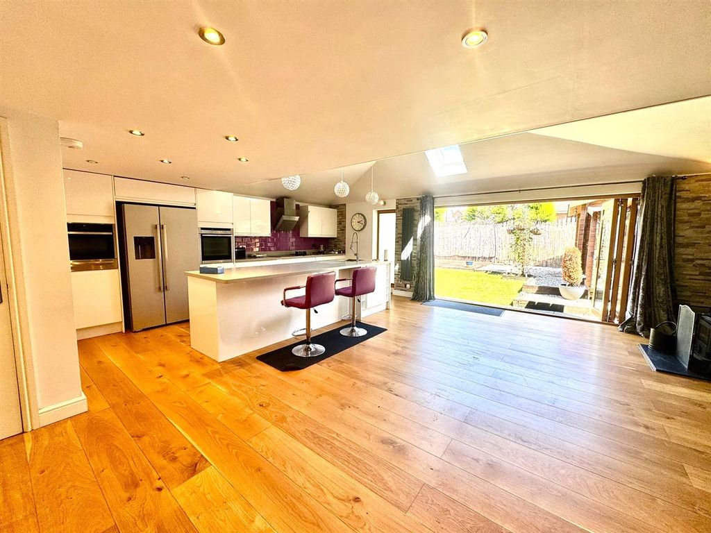 Property photo 2 of 29 Kitchen Diner