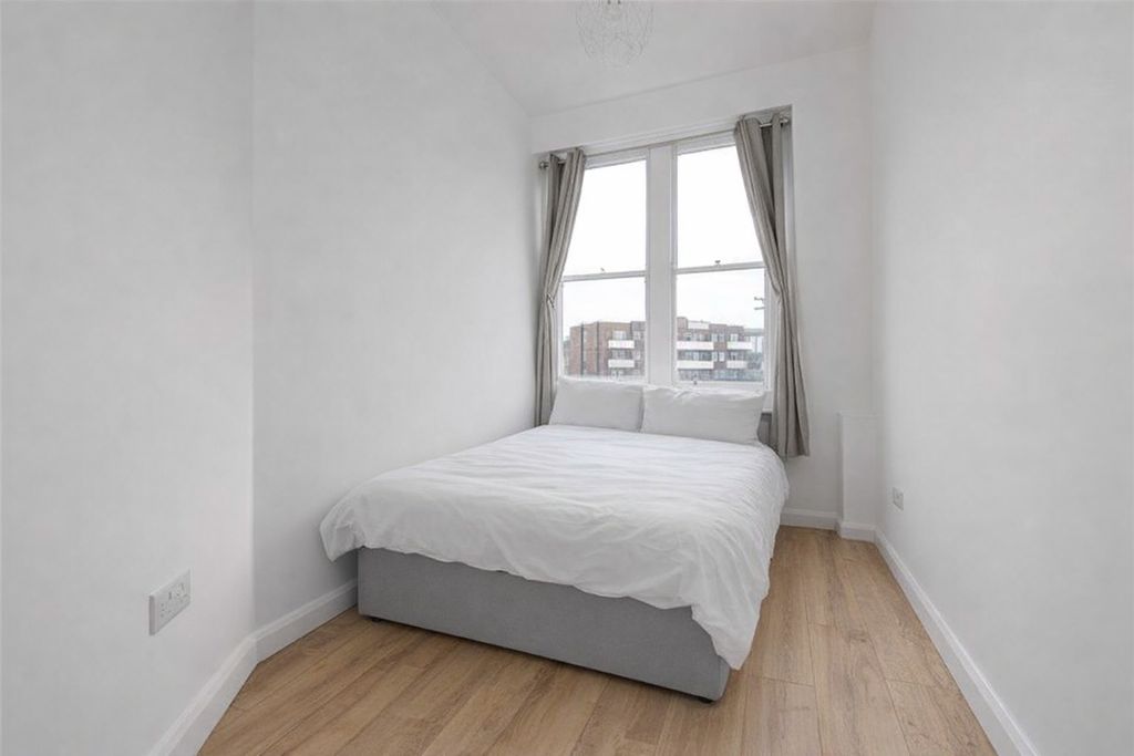 Property photo 2 of 3