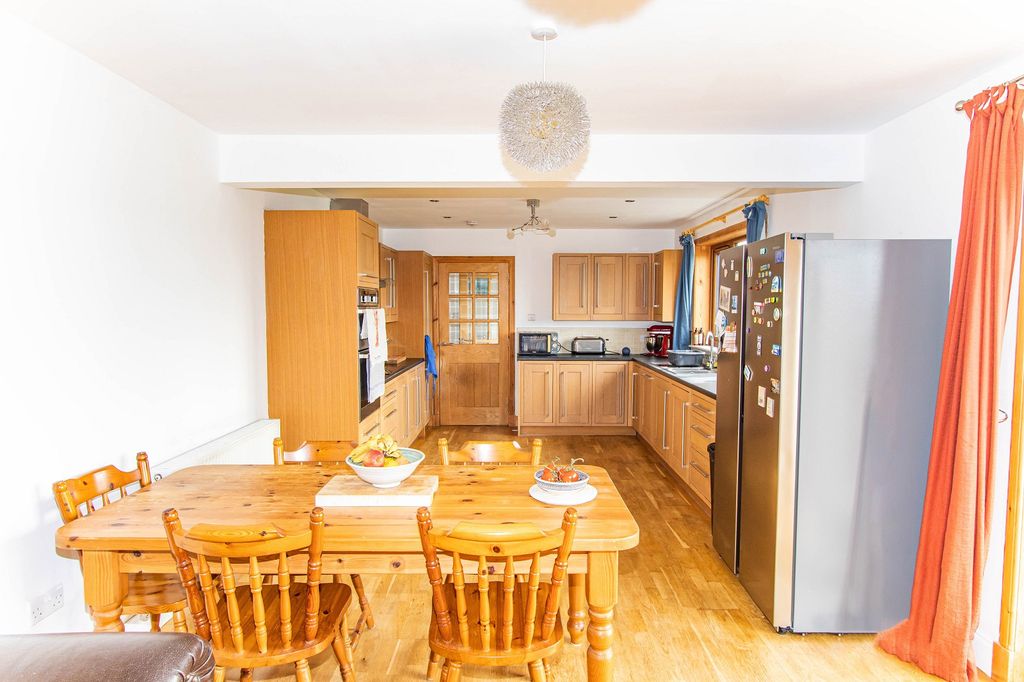 Property photo 3 of 11 Not Specified